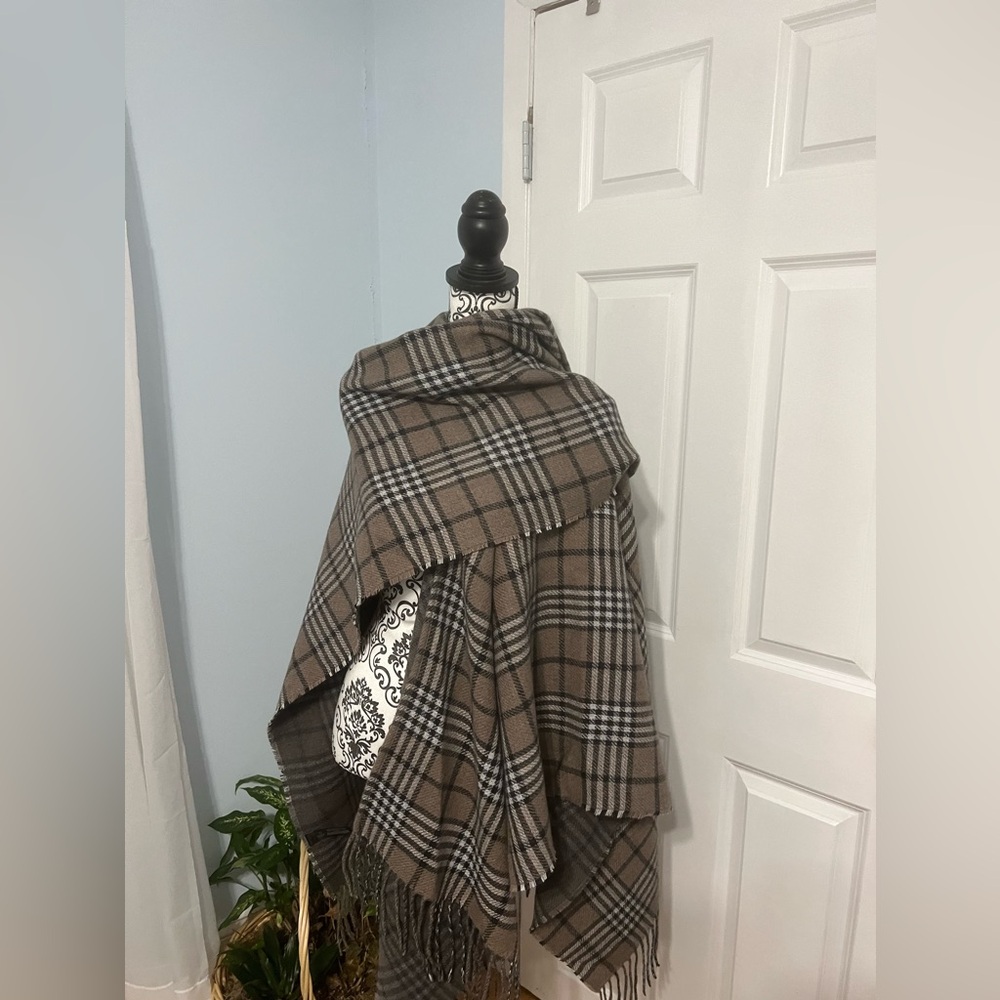 Plaid Shawl / Wrap - Picture 2 of 3